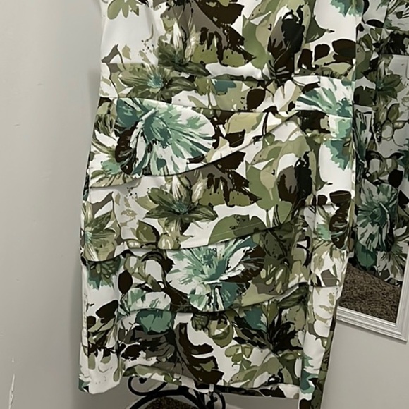 Connected Apparel Green Floral Dress - Picture 3 of 11